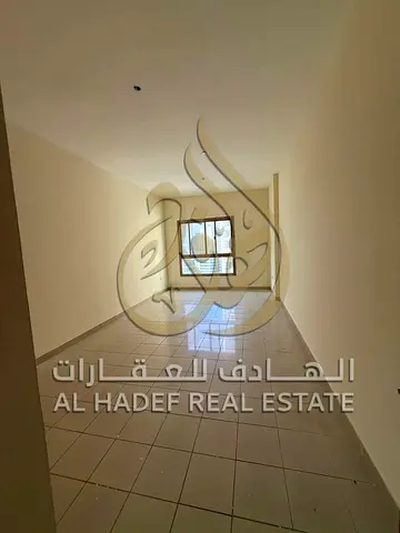 للإيجار السنوي في الشارقة | القصباء فرصة مميزة للسكن في منطقة القصباء، شقة واسعة غرفة وصالة بتصميم عملي ومريح، تتميز بمساحة كبيرة ومطبخ أمريكي، بالإضا