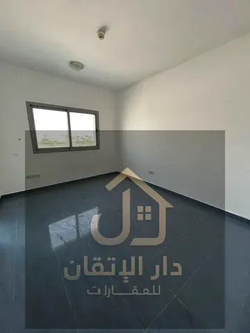 Golden opportunity for annual rent - spacious 3-bedroom + hall apartment in Al Qalaia area