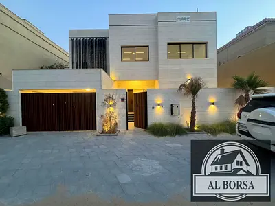 🏡🔥 للبيع فيلا فاخرة مع مسبح في الروضة 1 – عجمان 🔥🏡 مكونة من 5  غرف نوم مع حمامات خاصة + مجلس وصالة كبيرة للعائلات