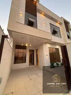5 master bedrooms, large living area, first-time occupancy, built-in wardrobes, large roof terrace, 