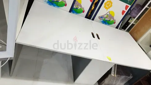 White Office Desk / Workstation - Good Condition