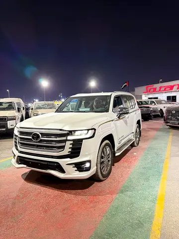 Toyota Land Cruiser VXR 2026 GCC Specs with Soft Door Close