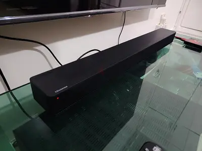 Hisense Soundbar - compact 2.0 speaker bar in good working condition