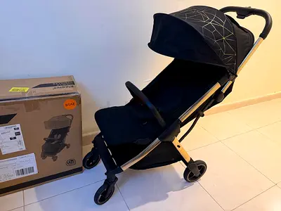 Giggles cabin approved travel stroller like new with box