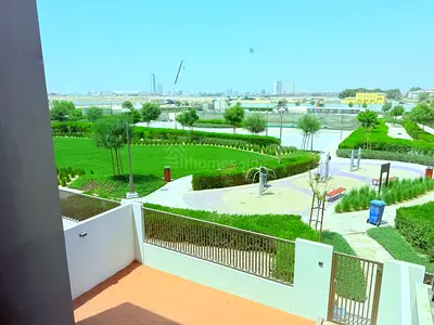 POOL FACING| SINGLE ROW| BACK FACING PARK and LAKE