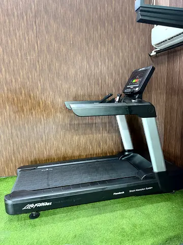 Life fitness heavy duty treadmill C Console