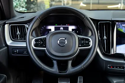 2022 Volvo XC60 — миниатюра 17