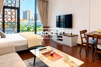 Vacant | Spacious Studio | Modern Interior