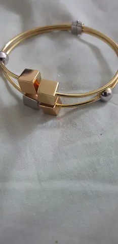 Gold bracelet