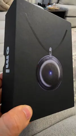 PERSONAL AI ASSISTANT Device omi.