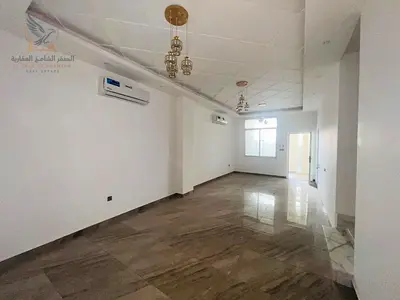 اقل سعر فيلا بعجمان تاني ساكن علي طابقين 3 غرف و 4 حمام مع استور تشطيبات حديثه وموقع مميز قريب من مخرج دبي وكل الخدمات