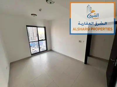 تاني ساكن -غرفتين وصالة-2حمام-اطلالة مفتوحة-تكييف مركزي-مساحة كبيرة-خلف اسواق الامارات-خزاين في الحايط