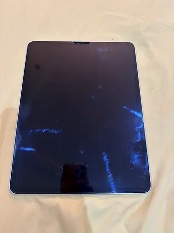 Title: iPad Pro 12.9” 5th Gen M1, 256GB Wi-Fi, excellent condition। Description: Sellin