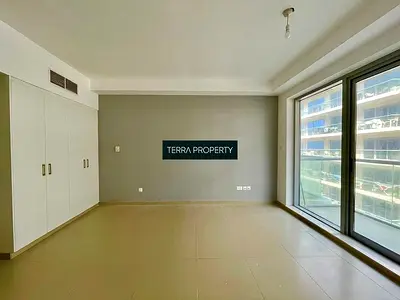 Great Amenities! Island living - Move in Now!
