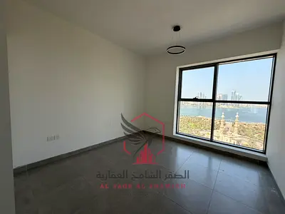 غرفتين وصالة ثاني ساكن باطلالة بحرية كاملة مع خزائن بالحائط و غرفة ماستر