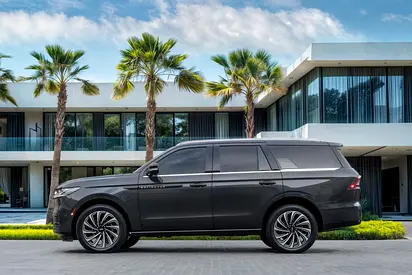 2025 Lincoln NAVIGATOR — фото 2