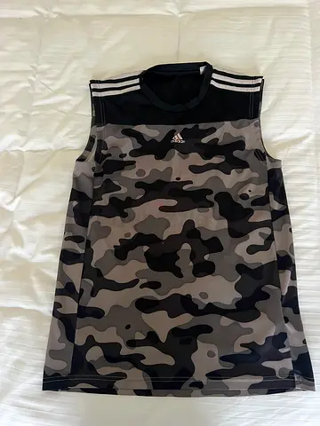 Adidas grey camo sleeveless training top - size M