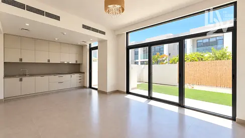 Internal Unit | Close to Pool | 3 Beds + Maids