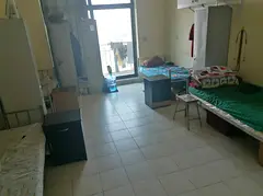 Bed space available for kerala executive bachelor in Dunes village DIP2