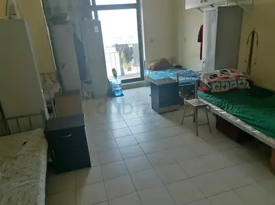 Bed space available for kerala executive bachelor in Dunes village DIP2
