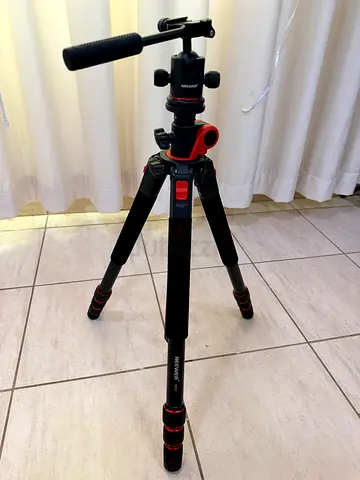 Neewer Tripod  for professional use