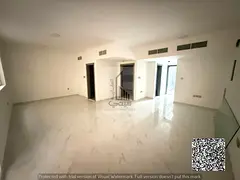 Spacious commercial office with 2 bathrooms for rent in Muwaileh 3