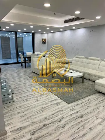 للبيع فيلا فاخرة على الشارع العام مباشرة – الدراري، ضاحية مغيدر، الشارقة