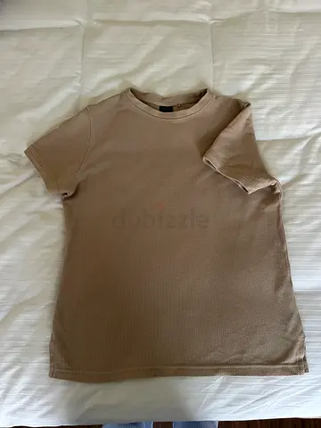 Beige short-sleeve textured T-shirt, size S