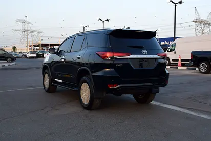 2026 Toyota FORTUNER — миниатюра 5