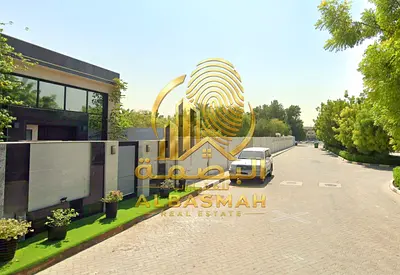 ارض سكني استثماري للبيع في الدراري داخل امارة الشارقة مساحة 32,255 قدم علي الشارع العام