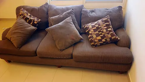 5-seater brown fabric sofa with cushions - good condition