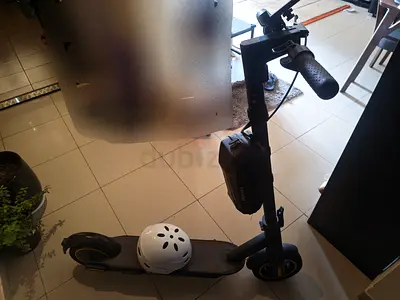 Mytoys electric scooter with free helmet - excellent condition