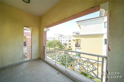 1 Bedroom | Corner Unit | Northwest