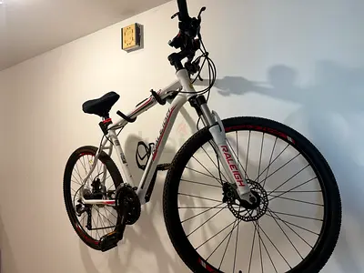 Raleigh Mountain Bike (27.5") – Shimano Altus & Hydraulic Disc Brakes – Excellent Condition