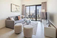 Captivating 1BR in Downtown - Close to Dubai Mall | Ideal for Mid - Term, Monthly & Weekly Stays | A
