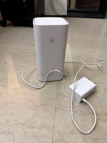 5G Wi-Fi Router (Huawei-style) with Power Adapter - Used