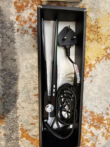 Hair Straightener / Flat Iron with UK Plug – Lightly Used