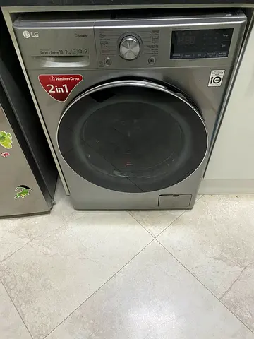 LG 2-in-1 Front-Load Washer Dryer 7kg - Direct Drive