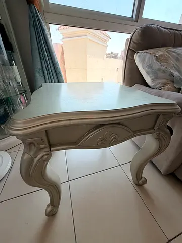 Antique-style carved wooden coffee table - cream finish