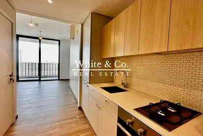 Luxury | Spacious Studio | Ellington