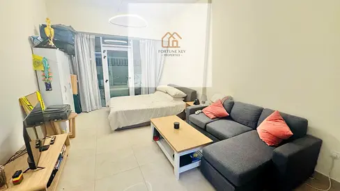 Large Studio | Chiller Free | Furnished |