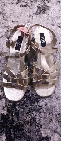 Girls good brand sandal size 35