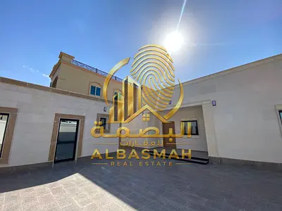 - للبيع فيلا في الشارقة منطقة المنصورة دور واحد على زاوية شارعين قار