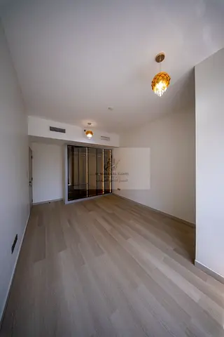 فرصة استثنائية في القصباء: غرفتين وصالة 2 BHK سوبر ديلوكس بسعر 75,000 فقط بعد خصم 10,000 درهم + شهر مجاني وتكييف وباركن مجاناً
