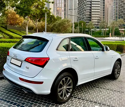 EXCLUSIVE AUDI Q5 3.0 V6 *QUATTRO* S-LINE •• TOP RANGE •• GCC •• LOW MILEAGE •• FUEL  EFFICIENT