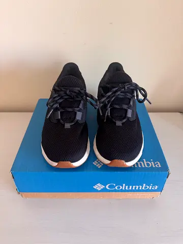 Columbia black sneakers