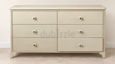 Cream 6-Drawer Dresser / Chest in Good Condition