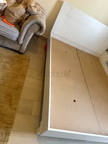 Queen bed size with mattress used little bit