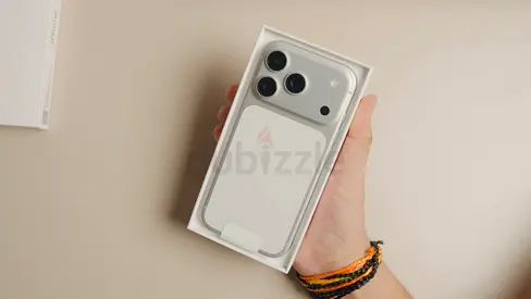 I phone 17 pro 256gb same as new with box