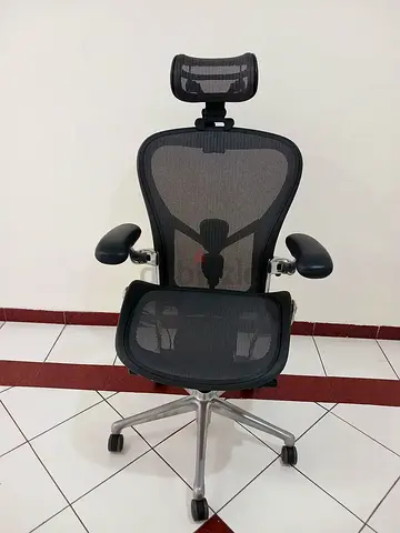 Remastered Version Herman Miller Aeron Office Chair Fully Options Excellent Condition With Headrest